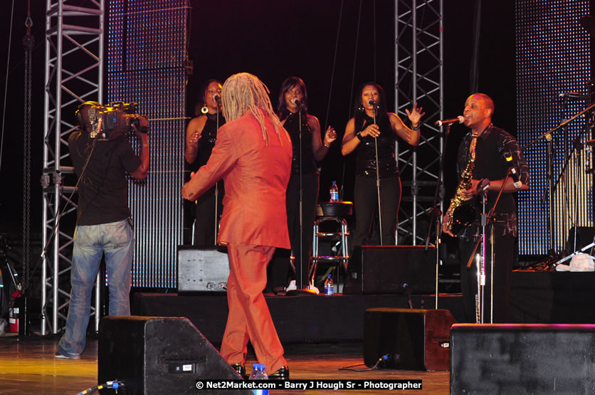 Billy Ocean at the Air Jamaica Jazz and Blues Festival 2008 The Art of Music - Saturday, January 26, 2008 - Air Jamaica Jazz & Blues 2008 The Art of Music venue at the Aqaueduct on Rose Hall Resort & Counrty Club, Montego Bay, St. James, Jamaica W.I. - Thursday, January 24 - Saturday, January 26, 2008 - Photographs by Net2Market.com - Claudine Housen & Barry J. Hough Sr, Photographers - Negril Travel Guide, Negril Jamaica WI - http://www.negriltravelguide.com - info@negriltravelguide.com...!