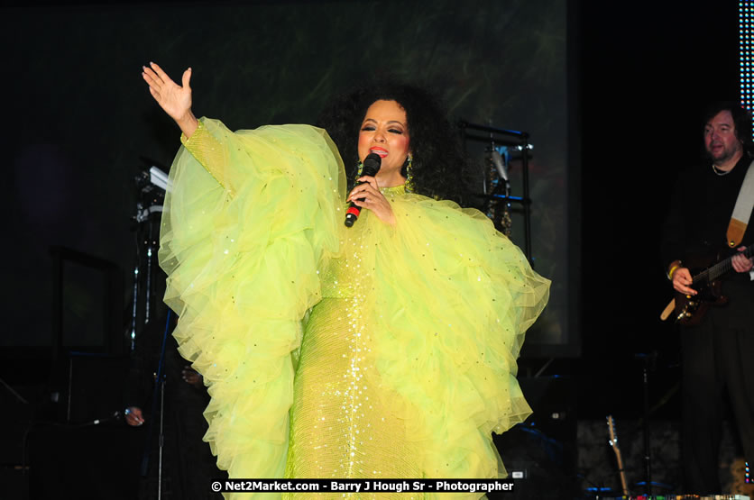 Diana Ross at the Air Jamaica Jazz and Blues Festival 2008 The Art of Music - Saturday, January 26, 2008 - Air Jamaica Jazz & Blues 2008 The Art of Music venue at the Aqaueduct on Rose Hall Resort & Counrty Club, Montego Bay, St. James, Jamaica W.I. - Thursday, January 24 - Saturday, January 26, 2008 - Photographs by Net2Market.com - Claudine Housen & Barry J. Hough Sr, Photographers - Negril Travel Guide, Negril Jamaica WI - http://www.negriltravelguide.com - info@negriltravelguide.com...!