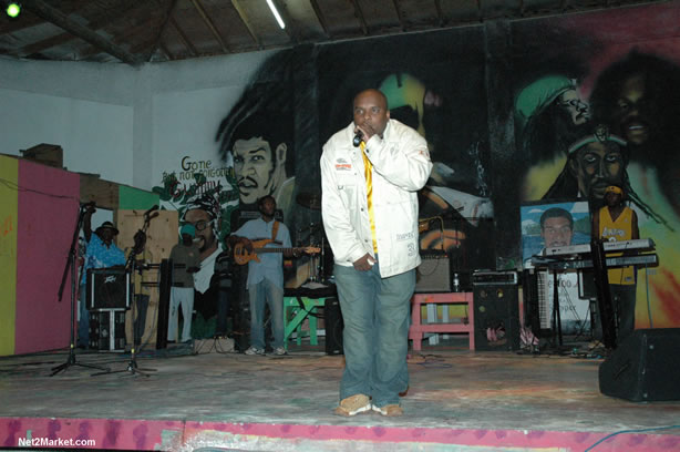 Reggae Superstar - Bush Man @ Bourbon Beach with Boddy Dread & Singing Honour - Presented by Our Music Promotions - Omar & Ama-Donna - Saturday, May 14, 2005 - Negril Travel Guide, Negril Jamaica WI - http://www.negriltravelguide.com - info@negriltravelguide.com...!