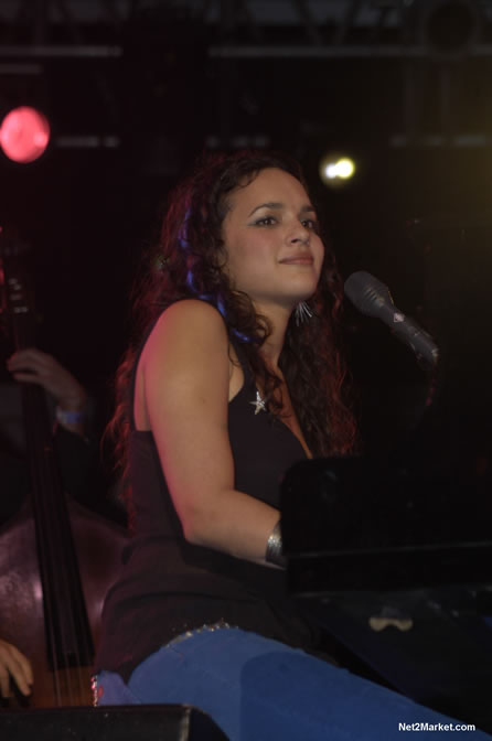 Norah Jones- Air Jamaica Jazz & Blues 2005 - The Art Of Music - Cinnamon Hill Golf Course, Rose Hall, Montego Bay - Negril Travel Guide, Negril Jamaica WI - http://www.negriltravelguide.com - info@negriltravelguide.com...!