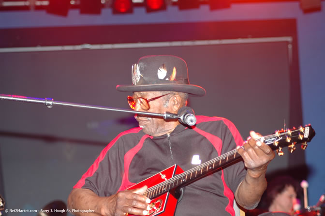 Bo Diddley - Air Jamaica Jazz & Blues Festival 2006 - The Art of Music - Cinnamon Hill Golf Club - Rosehall Resort & Country Club, Montego Bay, Jamaica W.I. - Thursday, Friday 27, 2006 - Negril Travel Guide, Negril Jamaica WI - http://www.negriltravelguide.com - info@negriltravelguide.com...!