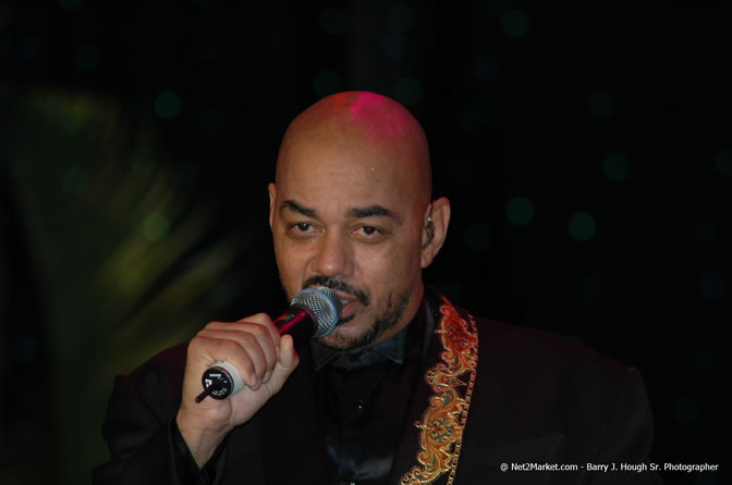 James Ingram - Air Jamaica Jazz & Blues Festival 2006 - The Art of Music - Cinnamon Hill Golf Club - Rosehall Resort & Country Club, Montego Bay, Jamaica W.I. - Thursday, Saturday 28, 2006 - Negril Travel Guide, Negril Jamaica WI - http://www.negriltravelguide.com - info@negriltravelguide.com...!