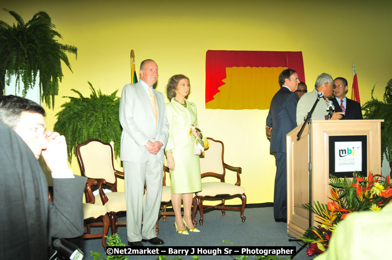 The Unveiling Of The Commemorative Plaque By The Honourable Prime Minister, Orette Bruce Golding, MP, And Their Majesties, King Juan Carlos I And Queen Sofia Of Spain - On Wednesday, February 18, 2009, Marking The Completion Of The Expansion Of Sangster International Airport, Venue at Sangster International Airport, Montego Bay, St James, Jamaica - Wednesday, February 18, 2009 - Photographs by Net2Market.com - Barry J. Hough Sr, Photographer/Photojournalist - Negril Travel Guide, Negril Jamaica WI - http://www.negriltravelguide.com - info@negriltravelguide.com...!