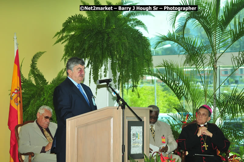 The Unveiling Of The Commemorative Plaque By The Honourable Prime Minister, Orette Bruce Golding, MP, And Their Majesties, King Juan Carlos I And Queen Sofia Of Spain - On Wednesday, February 18, 2009, Marking The Completion Of The Expansion Of Sangster International Airport, Venue at Sangster International Airport, Montego Bay, St James, Jamaica - Wednesday, February 18, 2009 - Photographs by Net2Market.com - Barry J. Hough Sr, Photographer/Photojournalist - Negril Travel Guide, Negril Jamaica WI - http://www.negriltravelguide.com - info@negriltravelguide.com...!