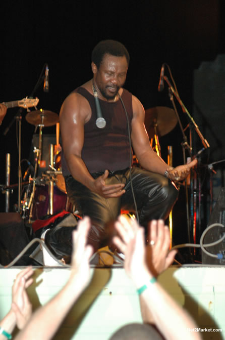 Toots & The Maytals and King of DJ - Yellowman - Also: Vengance - Skull Head - Singing Hanna - Wiskey Bagio and backed by the Hurrican Band - Money Cologne Birthday Bash @ the Samsara Hotel, West End, Negril, Jamaica - Negril Travel Guide, Negril Jamaica WI - http://www.negriltravelguide.com - info@negriltravelguide.com...!