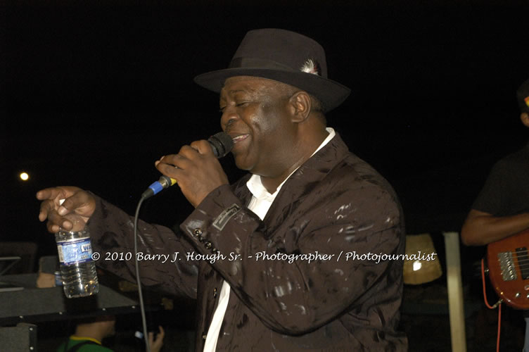 Chaka Demus & Pliers - Live In Concert @ Negril Escape Resort and Spa, December 8, 2009, One Love Drive, West End, Negril, Westmoreland, Jamaica W.I. - Photographs by Net2Market.com - Barry J. Hough Sr, Photographer/Photojournalist - Negril Travel Guide, Negril Jamaica WI - http://www.negriltravelguide.com - info@negriltravelguide.com...!