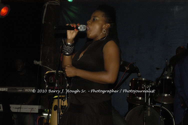 Etana - Live In Concert - One Love Reggae Concert Series 09/10 @ Negril Escape Resort and Spa, December 22, 2009, One Love Drive, West End, Negril, Westmoreland, Jamaica W.I. - Photographs by Net2Market.com - Barry J. Hough Sr, Photographer/Photojournalist - Negril Travel Guide, Negril Jamaica WI - http://www.negriltravelguide.com - info@negriltravelguide.com...!