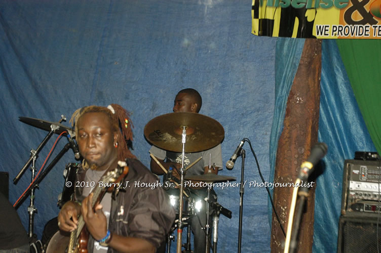 Etana - Live In Concert - One Love Reggae Concert Series 09/10 @ Negril Escape Resort and Spa, December 22, 2009, One Love Drive, West End, Negril, Westmoreland, Jamaica W.I. - Photographs by Net2Market.com - Barry J. Hough Sr, Photographer/Photojournalist - Negril Travel Guide, Negril Jamaica WI - http://www.negriltravelguide.com - info@negriltravelguide.com...!