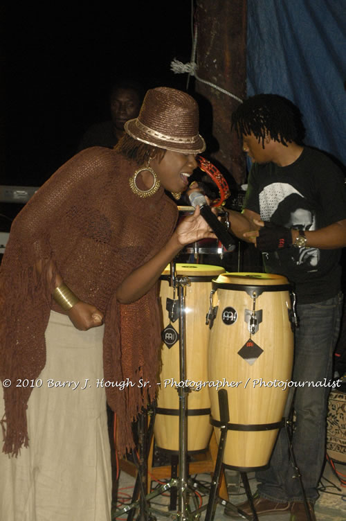 Etana - Live In Concert - One Love Reggae Concert Series 09/10 @ Negril Escape Resort and Spa, December 22, 2009, One Love Drive, West End, Negril, Westmoreland, Jamaica W.I. - Photographs by Net2Market.com - Barry J. Hough Sr, Photographer/Photojournalist - Negril Travel Guide, Negril Jamaica WI - http://www.negriltravelguide.com - info@negriltravelguide.com...!