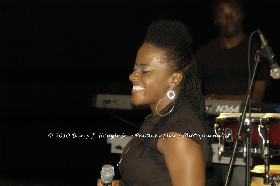 Etana - Live In Concert - One Love Reggae Concert Series 09/10 @ Negril Escape Resort and Spa, December 22, 2009, One Love Drive, West End, Negril, Westmoreland, Jamaica W.I. - Photographs by Net2Market.com - Barry J. Hough Sr, Photographer/Photojournalist - Negril Travel Guide, Negril Jamaica WI - http://www.negriltravelguide.com - info@negriltravelguide.com...!