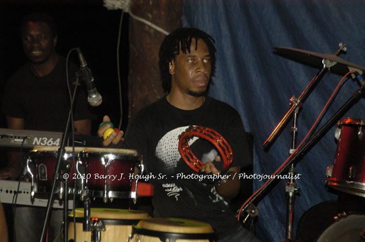 Etana - Live In Concert - One Love Reggae Concert Series 09/10 @ Negril Escape Resort and Spa, December 22, 2009, One Love Drive, West End, Negril, Westmoreland, Jamaica W.I. - Photographs by Net2Market.com - Barry J. Hough Sr, Photographer/Photojournalist - Negril Travel Guide, Negril Jamaica WI - http://www.negriltravelguide.com - info@negriltravelguide.com...!