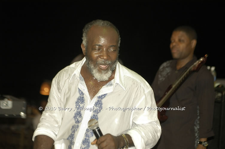 Freddy McGregor - Live In Concert @ Negril Escape Resort and Spa, One Love Drive, West End, Negril, Westmoreland, Jamaica W.I. - Photographs by Net2Market.com - Barry J. Hough Sr, Photographer/Photojournalist - Negril Travel Guide, Negril Jamaica WI - http://www.negriltravelguide.com - info@negriltravelguide.com...!