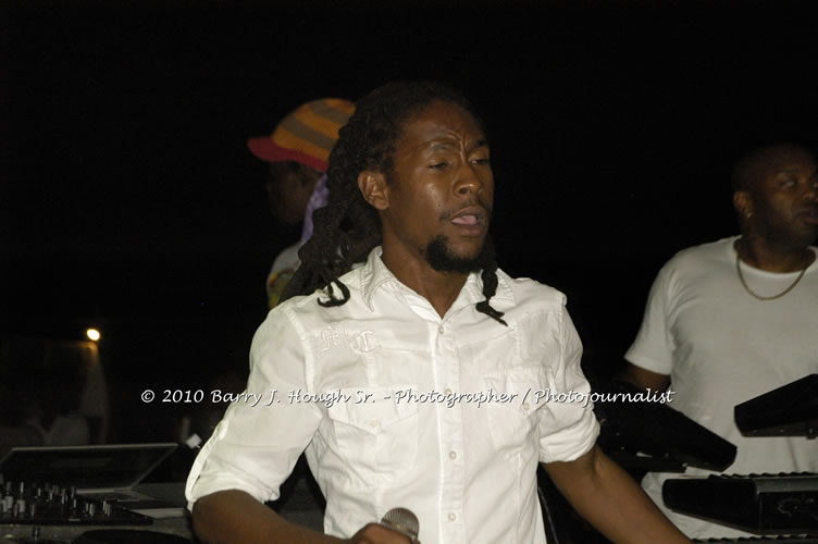 JAH Cure - Live In Concert @ Negril Escape Resort and Spa, December 15, 2009, One Love Drive, West End, Negril, Westmoreland, Jamaica W.I. - Photographs by Net2Market.com - Barry J. Hough Sr, Photographer/Photojournalist - Negril Travel Guide, Negril Jamaica WI - http://www.negriltravelguide.com - info@negriltravelguide.com...!