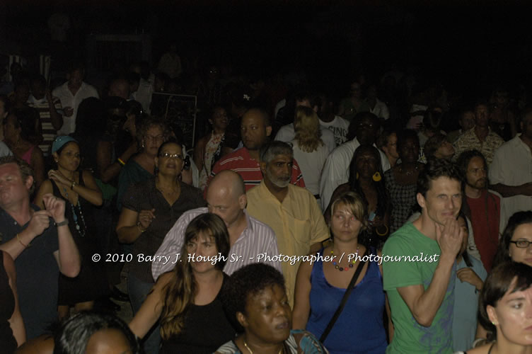 Marcia Griffiths & Edge Michael - Live In Concert - One Love Reggae Concert Series 09/10 @ Negril Escape Resort and Spa, December 29, 2009, One Love Drive, West End, Negril, Westmoreland, Jamaica W.I. - Photographs by Net2Market.com - Barry J. Hough Sr, Photographer/Photojournalist - Negril Travel Guide, Negril Jamaica WI - http://www.negriltravelguide.com - info@negriltravelguide.com...!