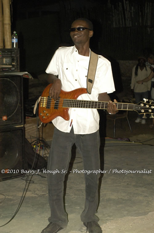 Richie Spice - Live In Concert - One Love Reggae Concert Series 09/10 @ Negril Escape Resort and Spa, January 19, 2010, One Love Drive, West End, Negril, Westmoreland, Jamaica W.I. - Photographs by Net2Market.com - Barry J. Hough Sr, Photographer/Photojournalist - Negril Travel Guide, Negril Jamaica WI - http://www.negriltravelguide.com - info@negriltravelguide.com...!