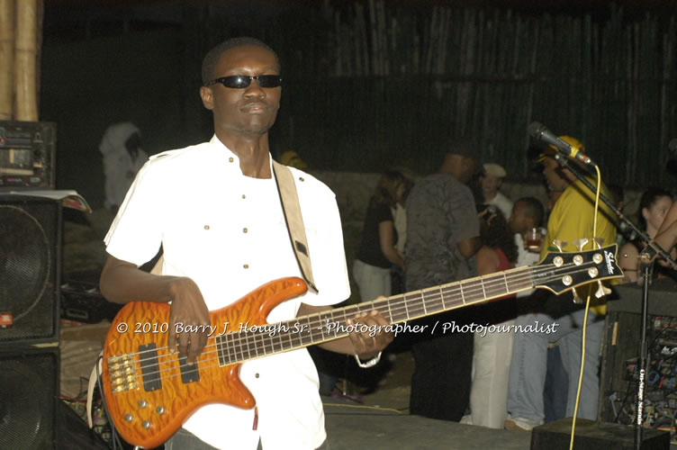 Richie Spice - Live In Concert - One Love Reggae Concert Series 09/10 @ Negril Escape Resort and Spa, January 19, 2010, One Love Drive, West End, Negril, Westmoreland, Jamaica W.I. - Photographs by Net2Market.com - Barry J. Hough Sr, Photographer/Photojournalist - Negril Travel Guide, Negril Jamaica WI - http://www.negriltravelguide.com - info@negriltravelguide.com...!