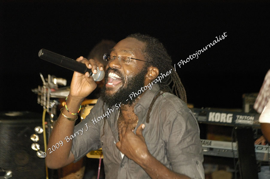  Tarrus Riley - Live in Concert - at the One Love Reggae Concert Series 09/10 @ Negril Escape Resort & Spa - Also Featuring: Mistic Bowie, Monday Justice, Cash, Dean Frazier - DJ Gemini - MC Oliver Cargill, Negril Escape Resort & Spa, One Love Drive, West End, Negril, Westmoreland, Jamaica W.I. - Tuesday, November 17, 2009 - Photographs by Net2Market.com - Barry J. Hough Sr, Photographer / Photojournalist - Photos taken with a Nikon D70, D100, or D300 - Negril Travel Guide, Negril Jamaica WI - http://www.negriltravelguide.com - info@negriltravelguide.com...!