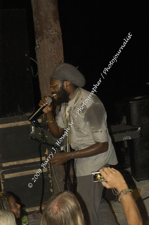  Tarrus Riley - Live in Concert - at the One Love Reggae Concert Series 09/10 @ Negril Escape Resort & Spa - Also Featuring: Mistic Bowie, Monday Justice, Cash, Dean Frazier - DJ Gemini - MC Oliver Cargill, Negril Escape Resort & Spa, One Love Drive, West End, Negril, Westmoreland, Jamaica W.I. - Tuesday, November 17, 2009 - Photographs by Net2Market.com - Barry J. Hough Sr, Photographer / Photojournalist - Photos taken with a Nikon D70, D100, or D300 - Negril Travel Guide, Negril Jamaica WI - http://www.negriltravelguide.com - info@negriltravelguide.com...!