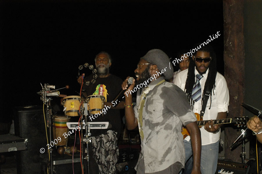  Tarrus Riley - Live in Concert - at the One Love Reggae Concert Series 09/10 @ Negril Escape Resort & Spa - Also Featuring: Mistic Bowie, Monday Justice, Cash, Dean Frazier - DJ Gemini - MC Oliver Cargill, Negril Escape Resort & Spa, One Love Drive, West End, Negril, Westmoreland, Jamaica W.I. - Tuesday, November 17, 2009 - Photographs by Net2Market.com - Barry J. Hough Sr, Photographer / Photojournalist - Photos taken with a Nikon D70, D100, or D300 - Negril Travel Guide, Negril Jamaica WI - http://www.negriltravelguide.com - info@negriltravelguide.com...!