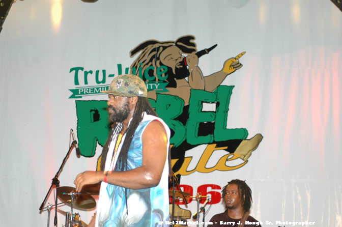 Tony Rebel - Tru Juice Rebel Salute 2006 - Reggae's Premiere Roots Festival - Pre-Show Venue Photos -Port Kaiser Sports Club, Saturday, January 14, 2006 - Negril Travel Guide, Negril Jamaica WI - http://www.negriltravelguide.com - info@negriltravelguide.com...!