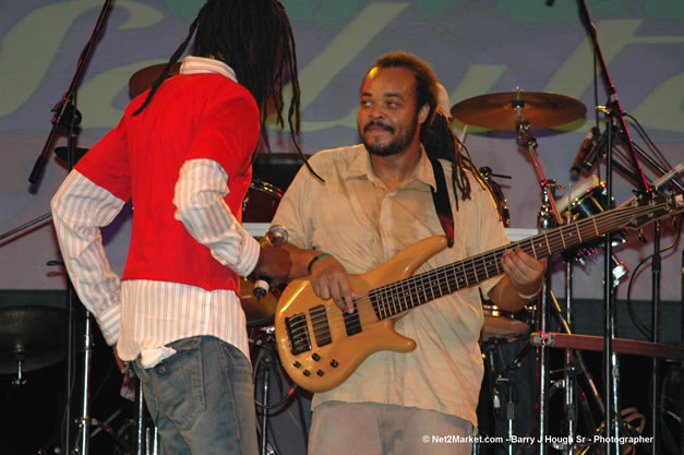 Buju Banton @ Tru-Juice Rebel Salute 2007 - Saturday, January 13, 2007, Port Kaiser Sports Club, St. Elizabeth - Negril Travel Guide, Negril Jamaica WI - http://www.negriltravelguide.com - info@negriltravelguide.com...!