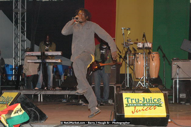 Richie Spice at Tru-Juice Rebel Salute 2008 - The 15th staging of Tru-Juice Rebel Salute, Saturday, January 12, 2008, Port Kaiser Sports Club, St. Elizabeth, Jamaica W.I. - Photographs by Net2Market.com - Barry J. Hough Sr, Photographer - Negril Travel Guide, Negril Jamaica WI - http://www.negriltravelguide.com - info@negriltravelguide.com...!