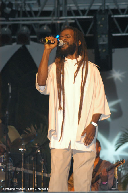 Chokey Taylor - Red Stripe Reggae Sumfest 2005 - International Night - July 22th, 2005 - Negril Travel Guide, Negril Jamaica WI - http://www.negriltravelguide.com - info@negriltravelguide.com...!