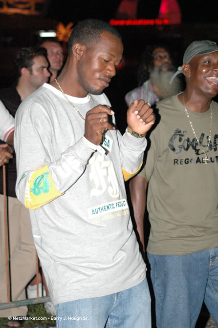 Other Photos - Red Stripe Reggae Sumfest 2005 - International Night #2 - July 23th, 2005 - Negril Travel Guide, Negril Jamaica WI - http://www.negriltravelguide.com - info@negriltravelguide.com...!