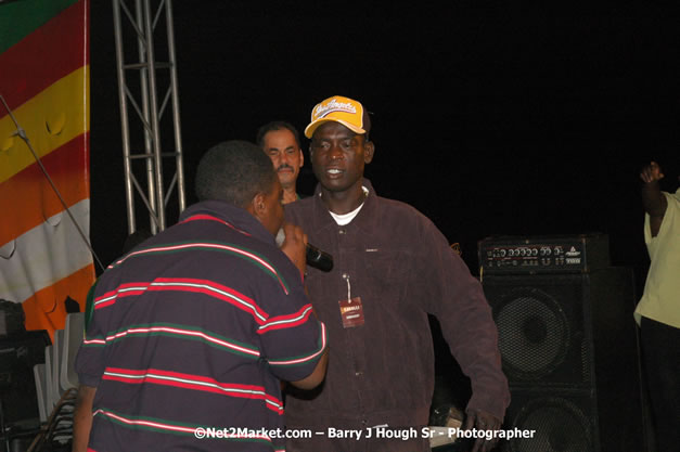 Red Stripe Reggae Sumfest 2007 - Beach Party - Tropical Beach - Sunday, July 15, 2007 - FAB 5 + Z Liquid - zip 103 fm - DJ Marvin - fame 95 fm - Craig Ross - Pieces  - Wyclef Refuge all-Star Sound System - Tropical Beach, Montego Bay, St James, Jamaica W.I. - Negril Travel Guide.com, Negril Jamaica WI - http://www.negriltravelguide.com - info@negriltravelguide.com...!