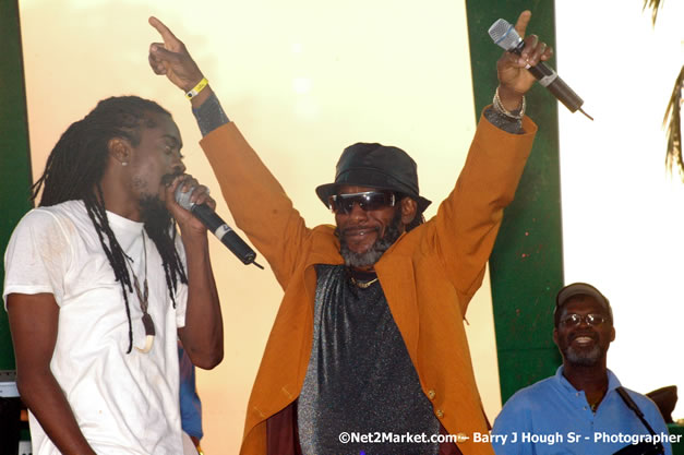 Beeniw Man & Barbee  - Red Stripe Reggae Sumfest 2007 - Zenith - Saturday, July 21, 2007 - Catherine Hall, Montego Bay, St James, Jamaica W.I. - Negril Travel Guide, Negril Jamaica WI - http://www.negriltravelguide.com - info@negriltravelguide.com...!