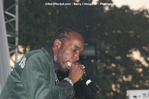 Mavado - Explosion - Red Stripe Reggae Sumfest 2007 - Thursday, July 19, 2007 - Red Stripe Reggae Sumfest 2007 at Catherine Hall, Montego Bay, St James, Jamaica W.I. - Negril Travel Guide, Negril Jamaica WI - http://www.negriltravelguide.com - info@negriltravelguide.com...!