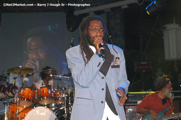 Tarrus Riley - Red Stripe Reggae Sumfest 2007 - Zenith - Saturday, July 21, 2007 - Catherine Hall, Montego Bay, St James, Jamaica W.I. - Negril Travel Guide, Negril Jamaica WI - http://www.negriltravelguide.com - info@negriltravelguide.com...!