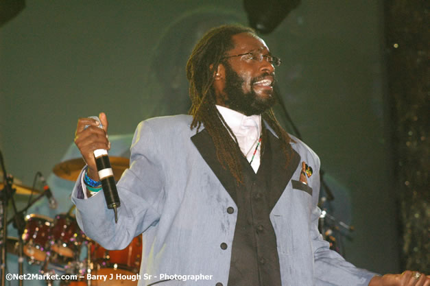 Tarrus Riley - Red Stripe Reggae Sumfest 2007 - Zenith - Saturday, July 21, 2007 - Catherine Hall, Montego Bay, St James, Jamaica W.I. - Negril Travel Guide, Negril Jamaica WI - http://www.negriltravelguide.com - info@negriltravelguide.com...!