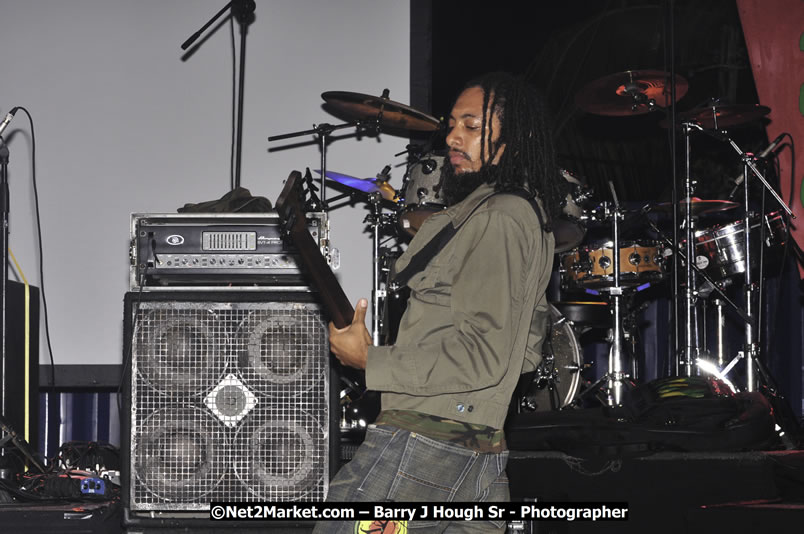 Rootz Underground @ Red Stripe Reggae Sumfest 2008 International Night 2, Catherine Hall, Montego Bay - Saturday, July 19, 2008 - Reggae Sumfest 2008 July 13 - July 19, 2008 - Photographs by Net2Market.com - Barry J. Hough Sr. Photojournalist/Photograper - Photographs taken with a Nikon D300 - Negril Travel Guide, Negril Jamaica WI - http://www.negriltravelguide.com - info@negriltravelguide.com...!