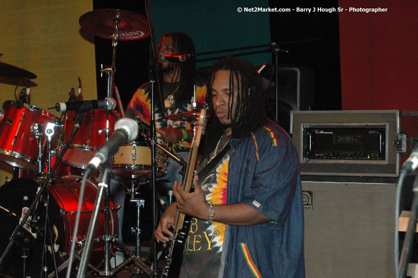 Live Wyah Band - Smile Jamaica, Nine Miles, St Anns, Jamaica - Saturday, February 10, 2007 - The Smile Jamaica Concert, a symbolic homecoming in Bob Marley's birthplace of Nine Miles - Negril Travel Guide, Negril Jamaica WI - http://www.negriltravelguide.com - info@negriltravelguide.com...!