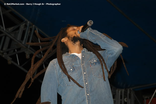 The Marley Brother's - Damian, Stephen, Julian, and Kimani - Smile Jamaica, Nine Miles, St Anns, Jamaica - Saturday, February 10, 2007 - The Smile Jamaica Concert, a symbolic homecoming in Bob Marley's birthplace of Nine Miles - Negril Travel Guide, Negril Jamaica WI - http://www.negriltravelguide.com - info@negriltravelguide.com...!