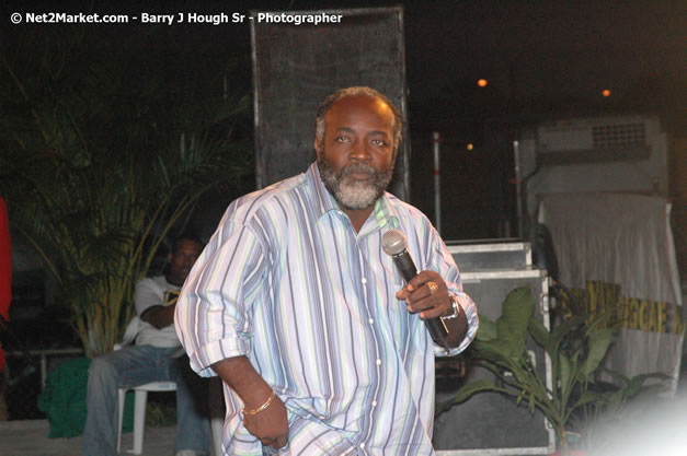 Freddie McGregor @ Western Consciousness 2007 - Presented by King of Kings Productons - Saturday, April 28, 2007 - Llandilo Cultural Centre, Savanna-La-Mar, Westmoreland, Jamaica W.I. - Negril Travel Guide, Negril Jamaica WI - http://www.negriltravelguide.com - info@negriltravelguide.com...!