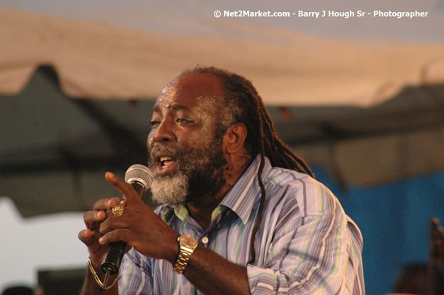 Freddie McGregor @ Western Consciousness 2007 - Presented by King of Kings Productons - Saturday, April 28, 2007 - Llandilo Cultural Centre, Savanna-La-Mar, Westmoreland, Jamaica W.I. - Negril Travel Guide, Negril Jamaica WI - http://www.negriltravelguide.com - info@negriltravelguide.com...!