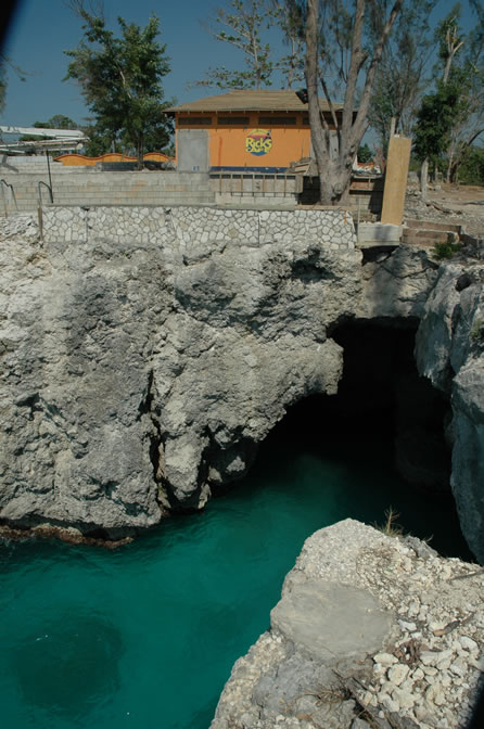 W orld Famous - Rick's Cafe - Negril's West End Cliffs - Rebuilding After Ivan  - Negril Travel Guide, Negril Jamaica WI - http://www.negriltravelguide.com - info@negriltravelguide.com...!